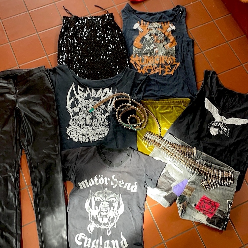 Punk rock random lot